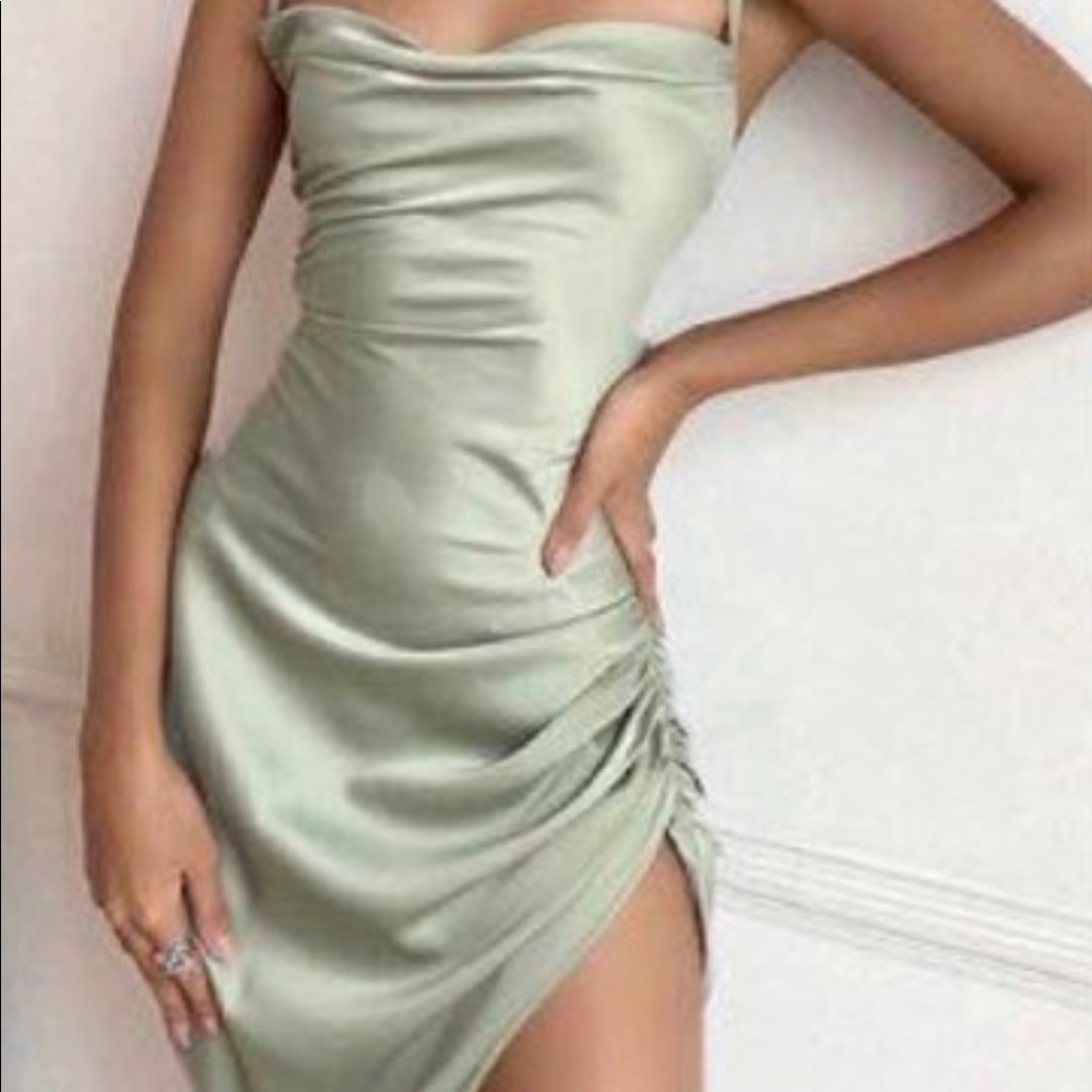 Satin Green Dress (NO SIDE PART)